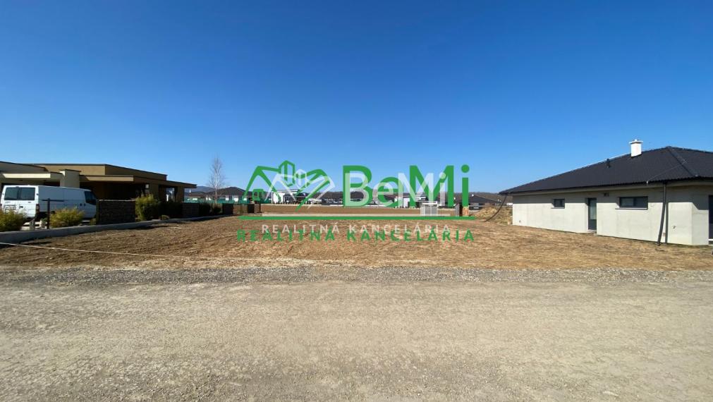 Moderná, 4 - izbová novostavba s garážou (vo výstavbe) na pozemku s rozlohou 969 m2, Malý Lapáš ID 300-12-MIG