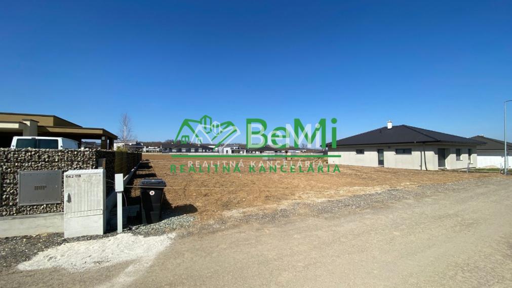 Moderná, 4 - izbová novostavba s garážou (vo výstavbe) na pozemku s rozlohou 969 m2, Malý Lapáš ID 300-12-MIG