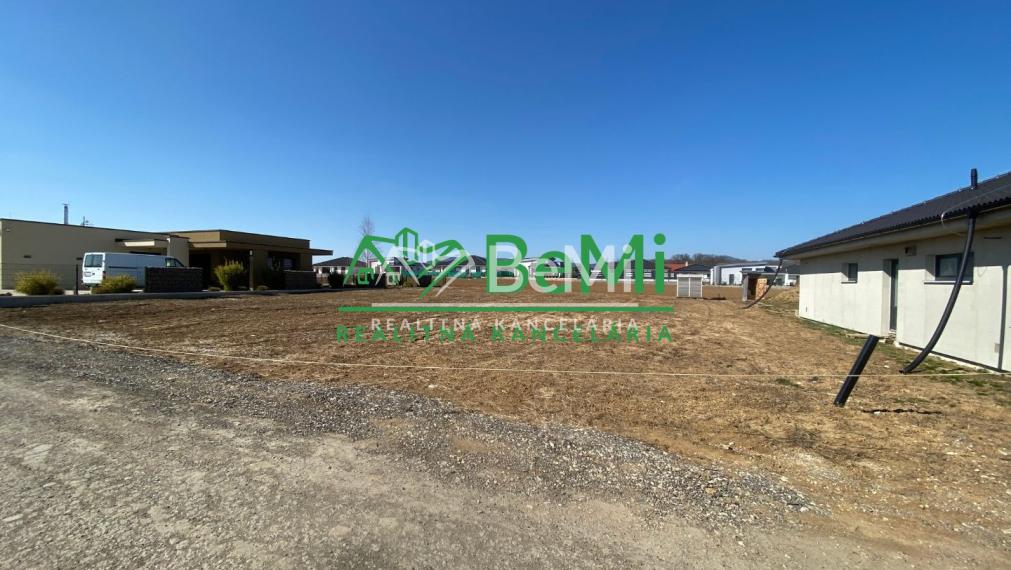 Moderná, 4 - izbová novostavba s garážou (vo výstavbe) na pozemku s rozlohou 969 m2, Malý Lapáš ID 300-12-MIG