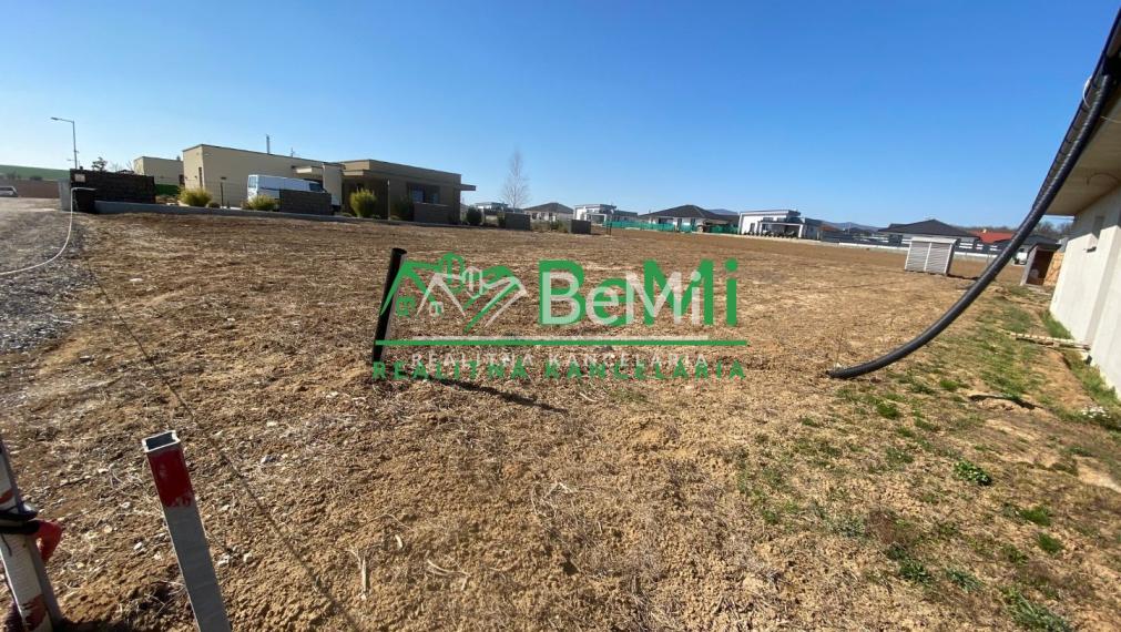 Moderná, 4 - izbová novostavba s garážou (vo výstavbe) na pozemku s rozlohou 969 m2, Malý Lapáš ID 300-12-MIG