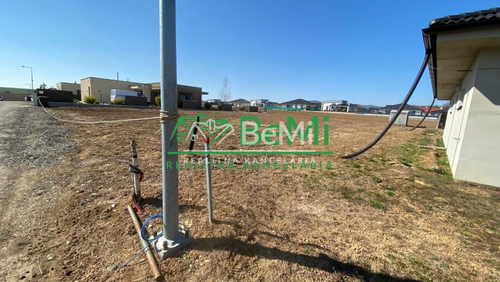 Moderná, 4 - izbová novostavba s garážou (vo výstavbe) na pozemku s rozlohou 969 m2, Malý Lapáš ID 300-12-MIG