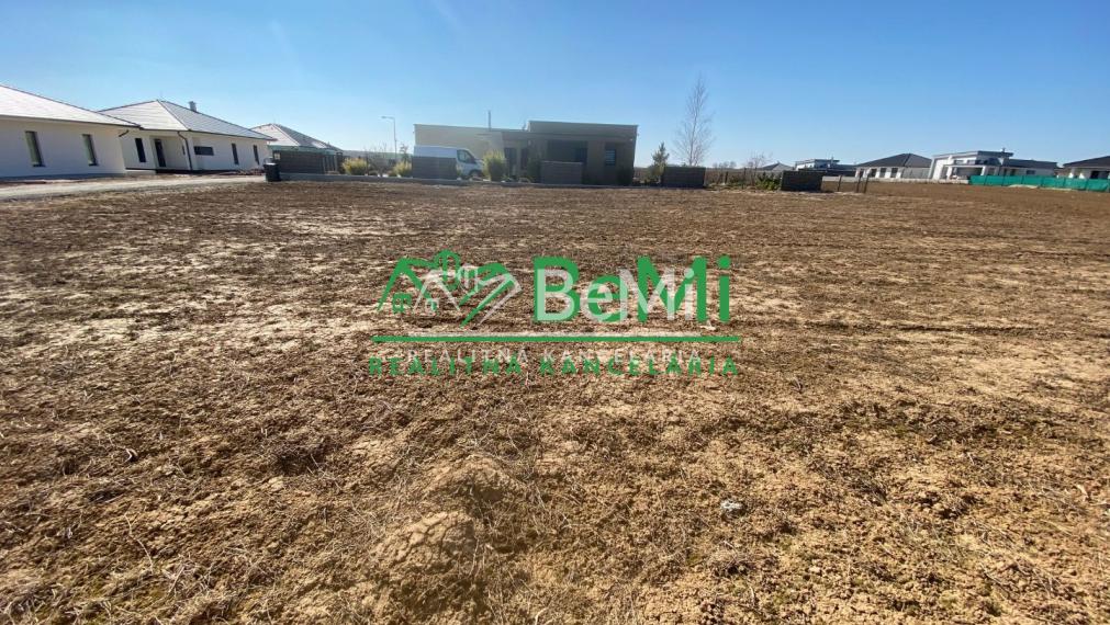 Moderná, 4 - izbová novostavba s garážou (vo výstavbe) na pozemku s rozlohou 969 m2, Malý Lapáš ID 300-12-MIG