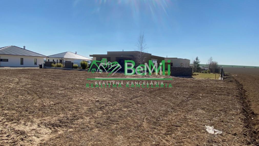 Moderná, 4 - izbová novostavba s garážou (vo výstavbe) na pozemku s rozlohou 969 m2, Malý Lapáš ID 300-12-MIG