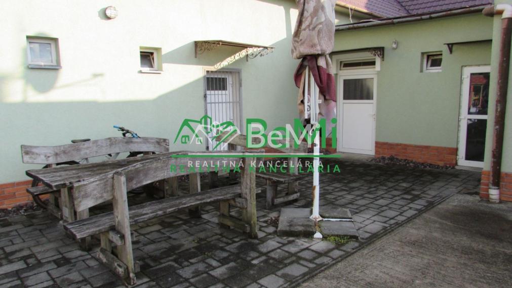 Predaj, komerčný objekt  - Žitavany (1060-18-AFI)