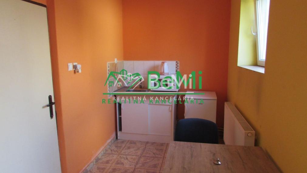 Predaj, komerčný objekt  - Žitavany (1060-18-AFI)