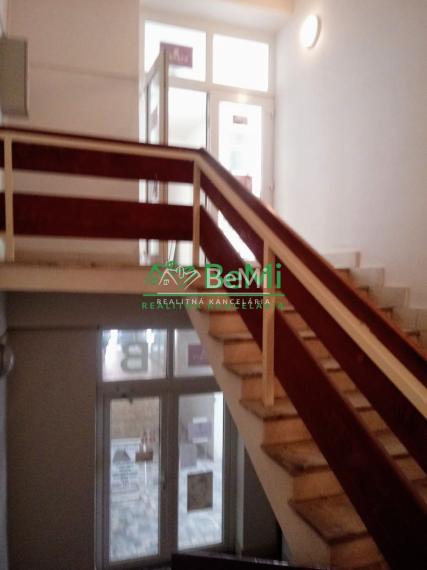 Kancelársky  priestor na prenájom-Lučenec