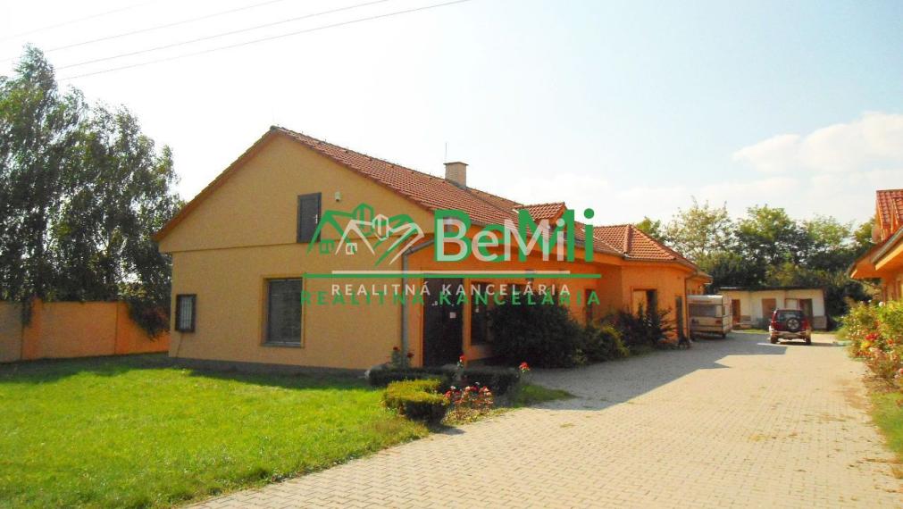 NR - Veľký Báb, polyfunkčný objekt mimo obce-tichá lokalita