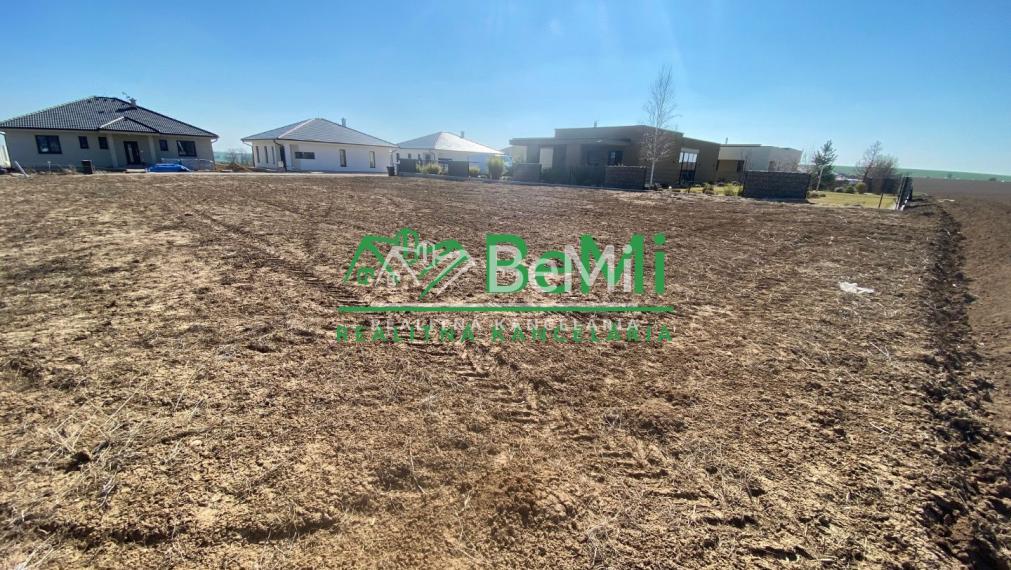 Pozemok ( 969 m2) so stavebným povolením + projekt Malý Lapáš ID 316-14-MIG