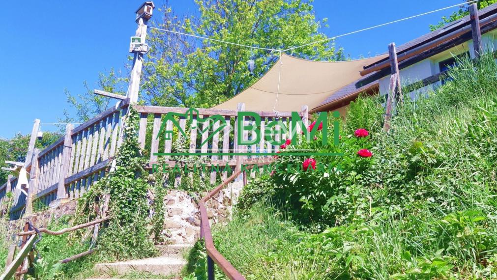 DOM - CHALUPA s garážou, krásnym okolím, výhľadmi ... Banská Štiavnica (070-12-DAR)