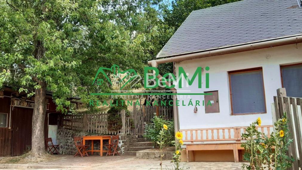 DOM - CHALUPA s garážou, krásnym okolím, výhľadmi ... Banská Štiavnica (070-12-DAR)