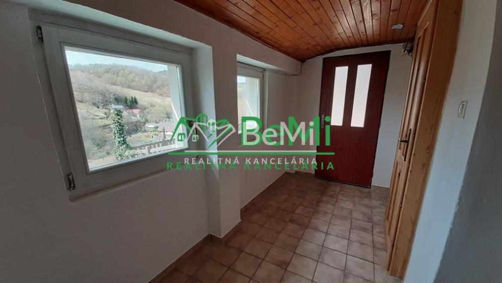 DOM - CHALUPA s garážou, krásnym okolím, výhľadmi ... Banská Štiavnica (070-12-DAR)