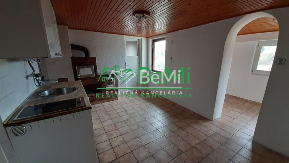 DOM - CHALUPA s garážou, krásnym okolím, výhľadmi ... Banská Štiavnica (070-12-DAR)