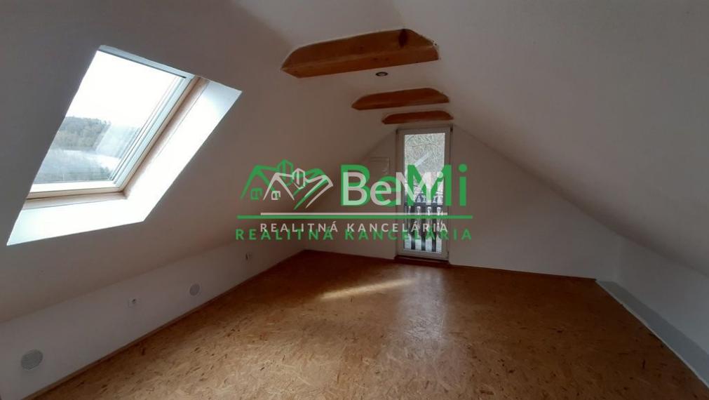 DOM - CHALUPA s garážou, krásnym okolím, výhľadmi ... Banská Štiavnica (070-12-DAR)