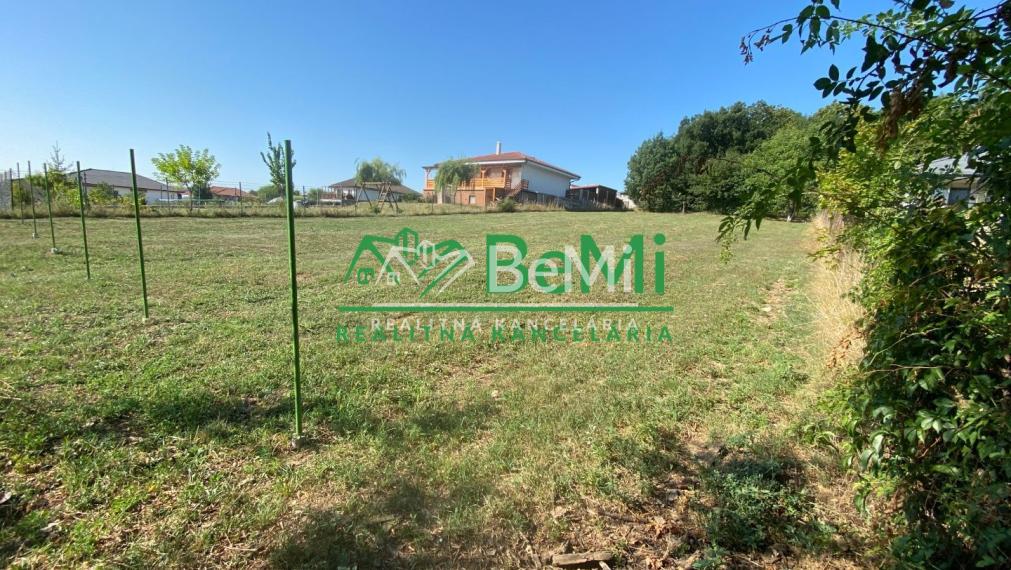 REZERVOVANÉ Pozemok Malý Lapáš 1 321 m2 ID 333-14-MIG