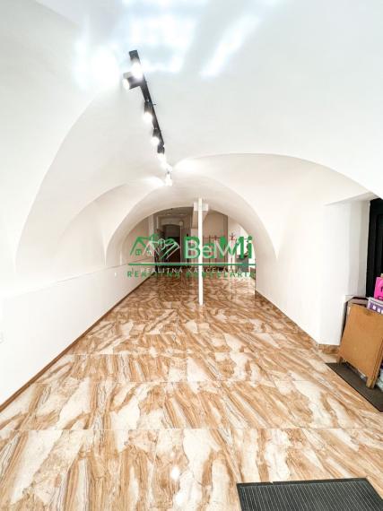 Prenájom: komerčný priestor, 45m2, historické centrum Žiliny (008-27-JSZ)