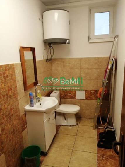 Predaj: obchodné a prevádzkové priestory, 216m2, Bytča, časť Mikšová (173-15-MACHa)