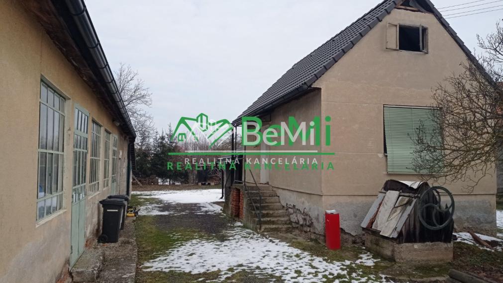 Predaj vidieckeho domu, chalupy - Žemberovce ( 041-12-DUJU)