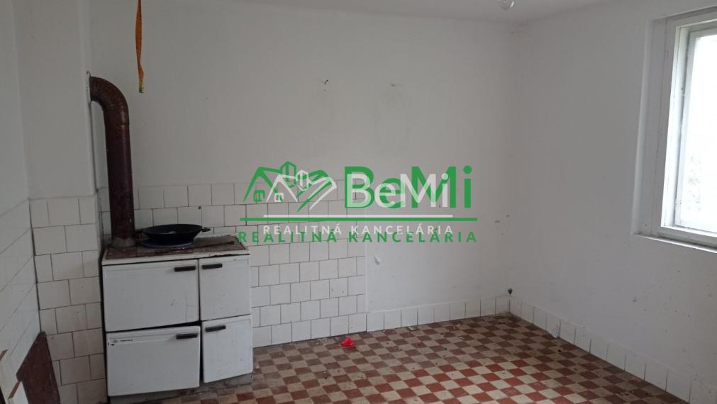 Predaj vidieckeho domu, chalupy - Žemberovce ( 041-12-DUJU)