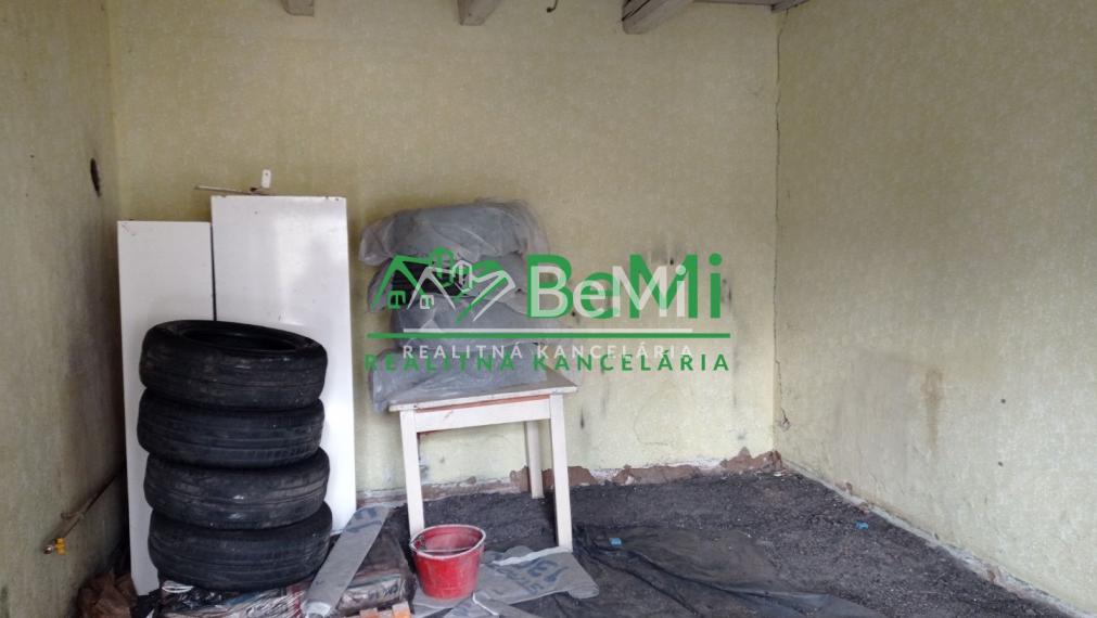 Predaj vidieckeho domu, chalupy - Žemberovce ( 041-12-DUJU)