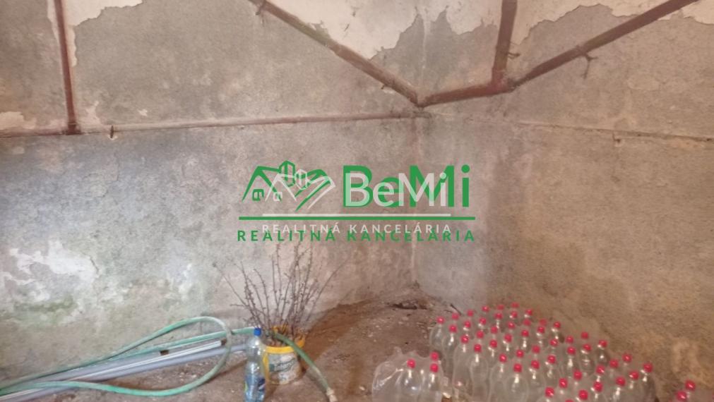 Predaj vidieckeho domu, chalupy - Žemberovce ( 041-12-DUJU)