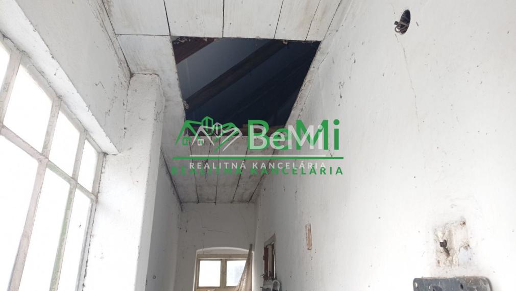 Predaj vidieckeho domu, chalupy - Žemberovce ( 041-12-DUJU)