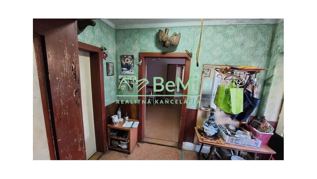 Predaj - starý rodinný dom v obci Radošina ID 118-12-LUGUa