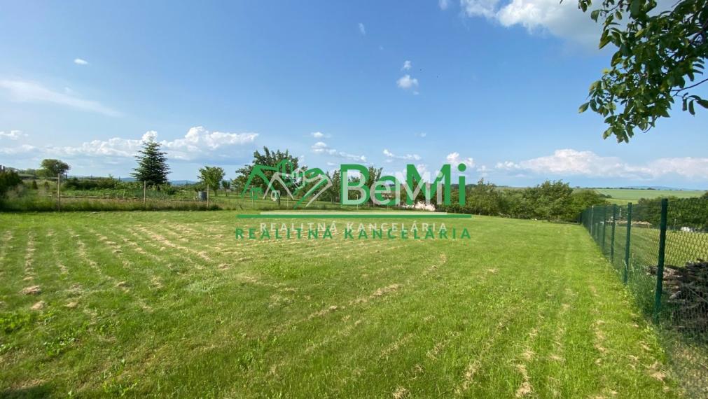 Nádherný pozemok 1 351 m2 Čeľadice ID 391-14-MIGa