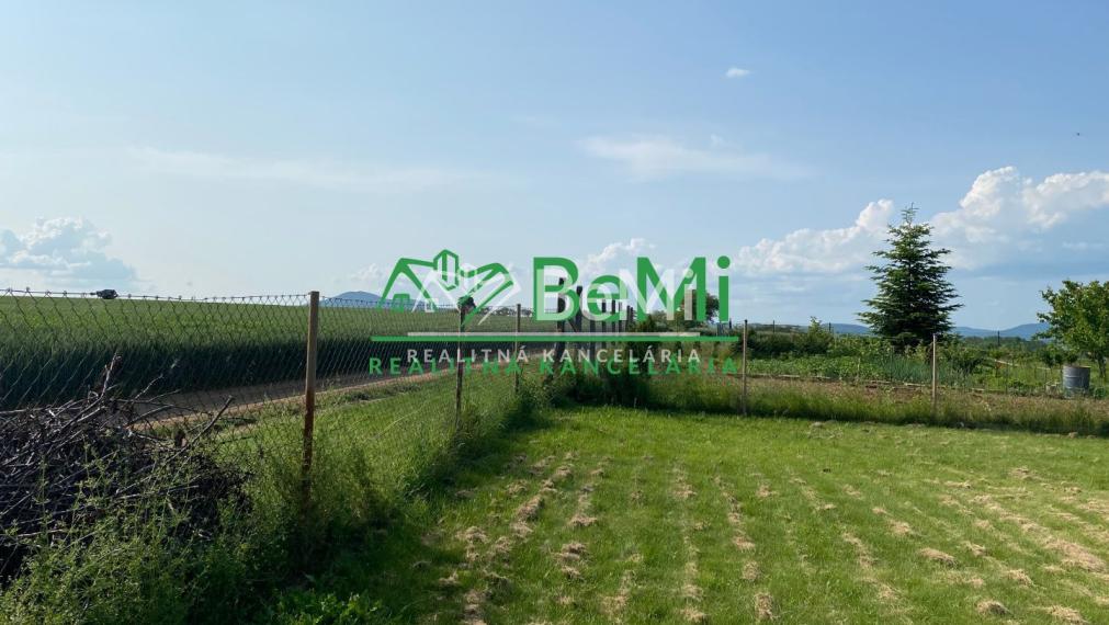 Nádherný pozemok 1 351 m2 Čeľadice ID 391-14-MIGa