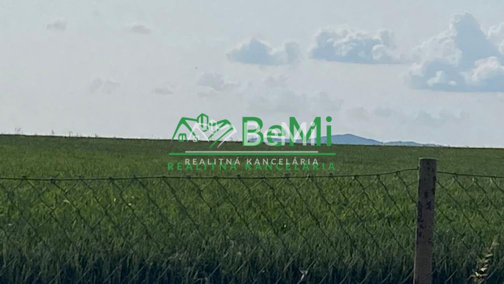 Nádherný pozemok 1 351 m2 Čeľadice ID 391-14-MIGa