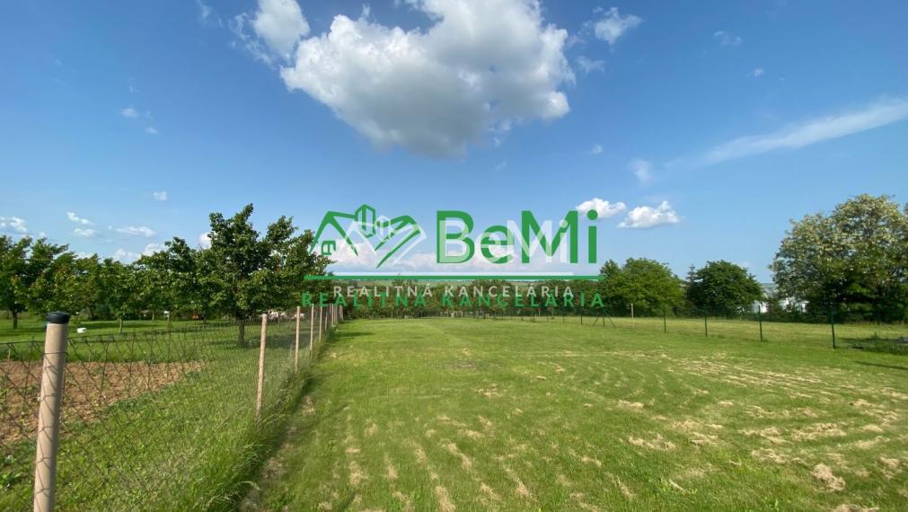 Nádherný pozemok 1 351 m2 Čeľadice ID 391-14-MIGa