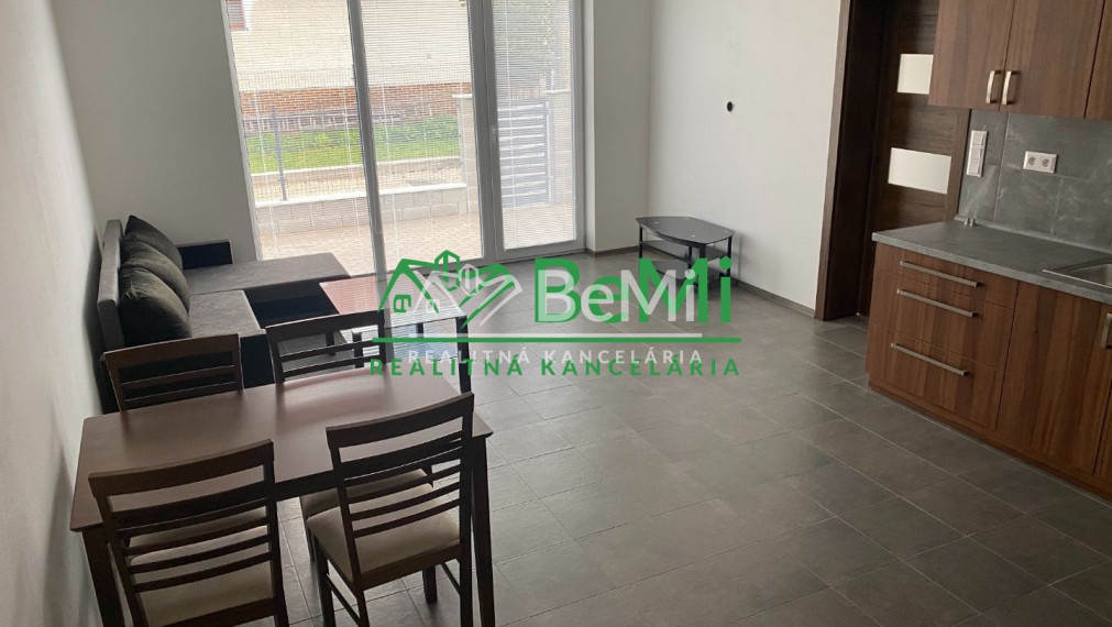 Prenájom  bytu v rodinnom dome  v tichej časti mesta Bytča (217-213-MACH)