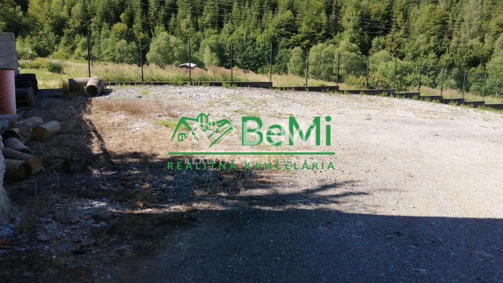 Prenájom pozemku, garážové priestory, 1738m2, Čadca, časť Čadečka (218-24-MACH)