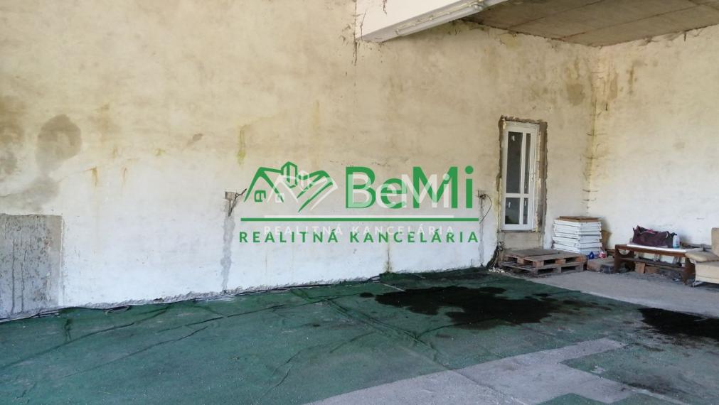 Prenájom pozemku, garážové priestory, 1738m2, Čadca, časť Čadečka (218-24-MACH)