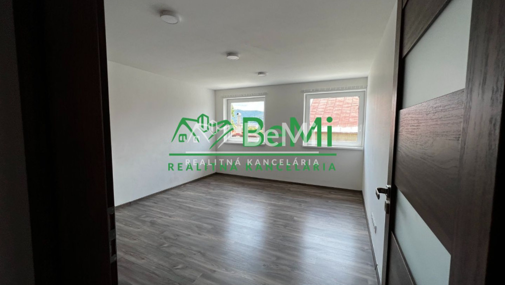 Prenájom  bytu v rodinnom dome  v tichej časti mesta Bytča (217-213-MACH)