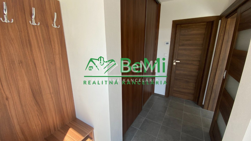 Prenájom  bytu v rodinnom dome  v tichej časti mesta Bytča (217-213-MACH)