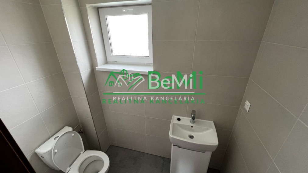 Prenájom  bytu v rodinnom dome  v tichej časti mesta Bytča (217-213-MACH)