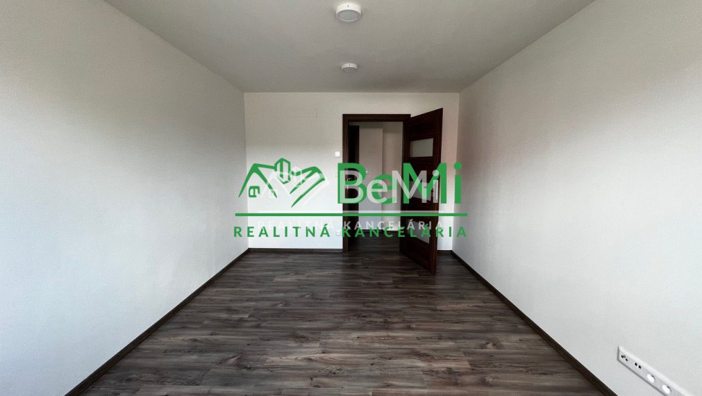 Prenájom  bytu v rodinnom dome  v tichej časti mesta Bytča (217-213-MACH)