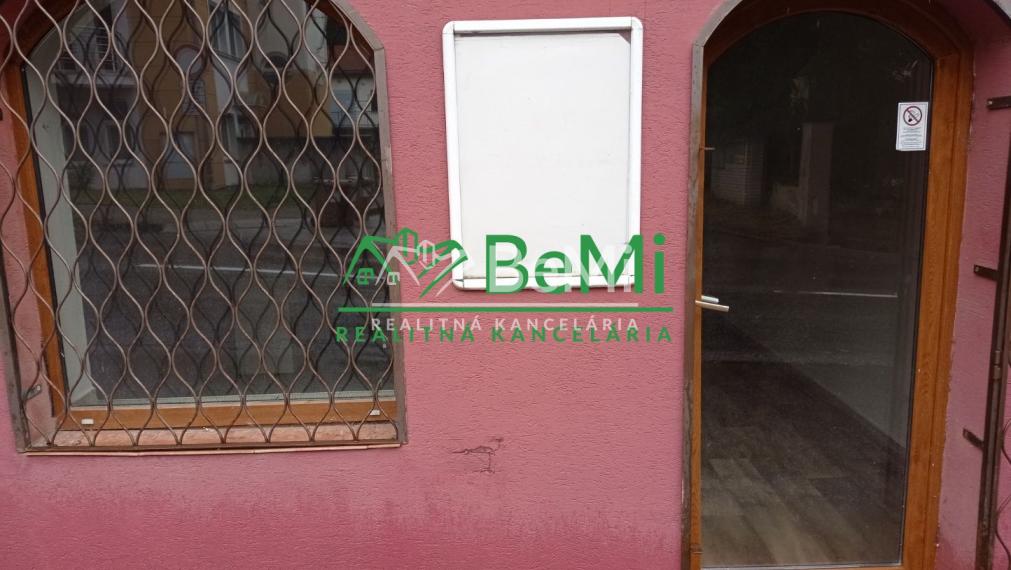 Prenájom podnikateľského priestoru - Levice (054-25-DUJU)