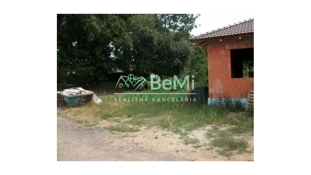 POSLEDÝ rodinný dom. NOVOSTAVBA rodinný dom Malý Lapáš (1038-12-RP)