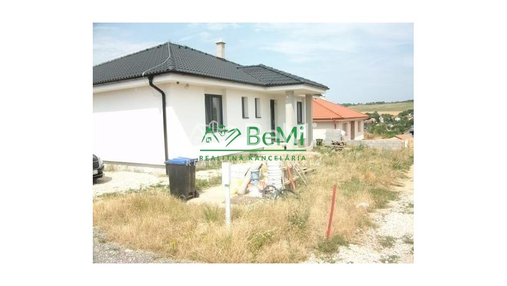 POSLEDÝ rodinný dom. NOVOSTAVBA rodinný dom Malý Lapáš (1038-12-RP)