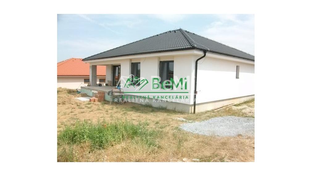 POSLEDÝ rodinný dom. NOVOSTAVBA rodinný dom Malý Lapáš (1038-12-RP)