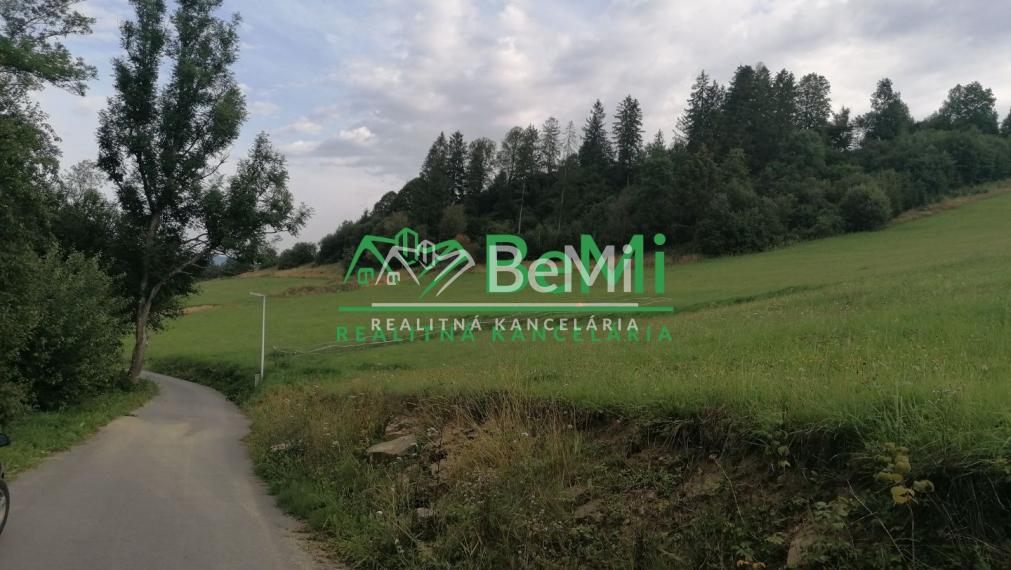 Na predaj pekný pozemok v obci Pucov 114-14-MOV