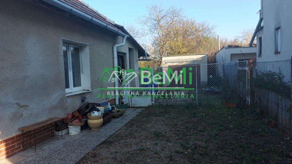 Predaj starší rodinný dom Vráble, NR (107-12-ERF)