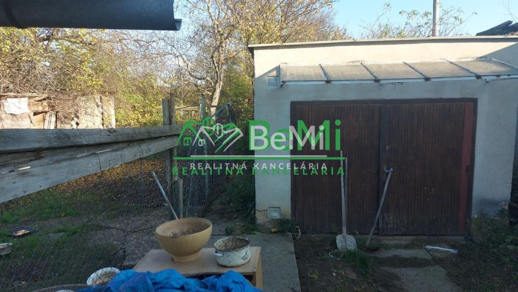 Predaj starší rodinný dom Vráble, NR (107-12-ERF)