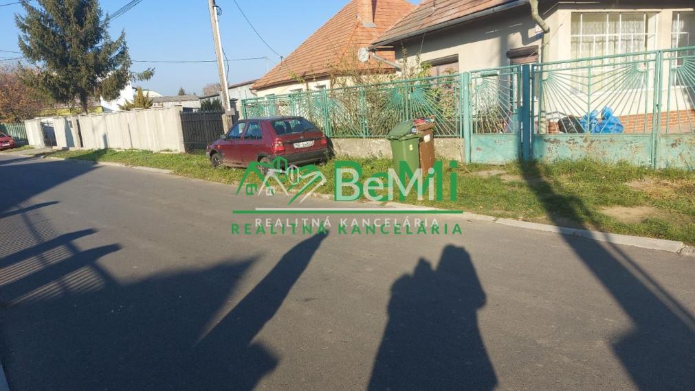 Predaj starší rodinný dom Vráble, NR (107-12-ERF)