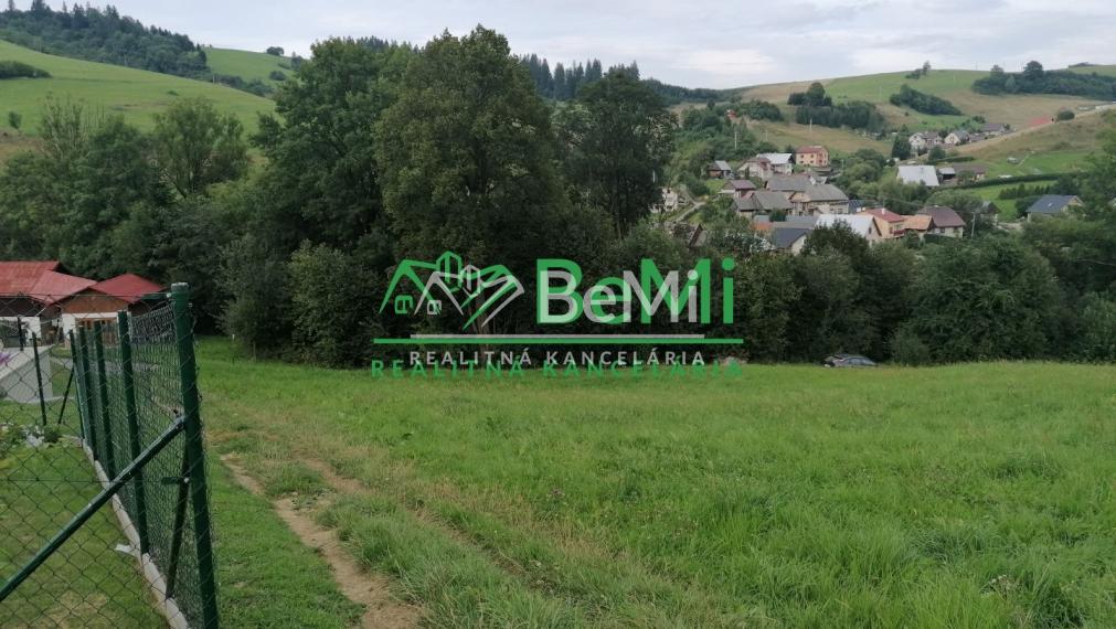 Na predaj pekný pozemok v obci Pucov 114-14-MOV