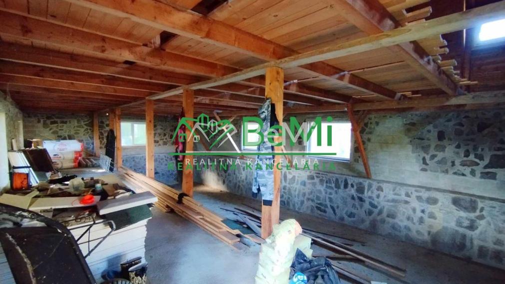 Predaj dom, chalupa - Hostie (1134-12-AFIE)