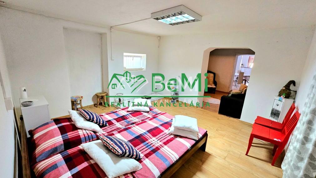 KRÁSNA ROMANTICKÁ CHALUPA V PRÍRODE 1230m2 - NA PREDAJ