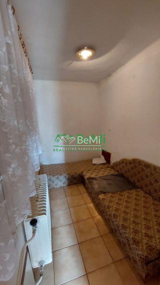 Na predaj - rodinný dom v obci Kovarce - ID 147-12-LUGUa