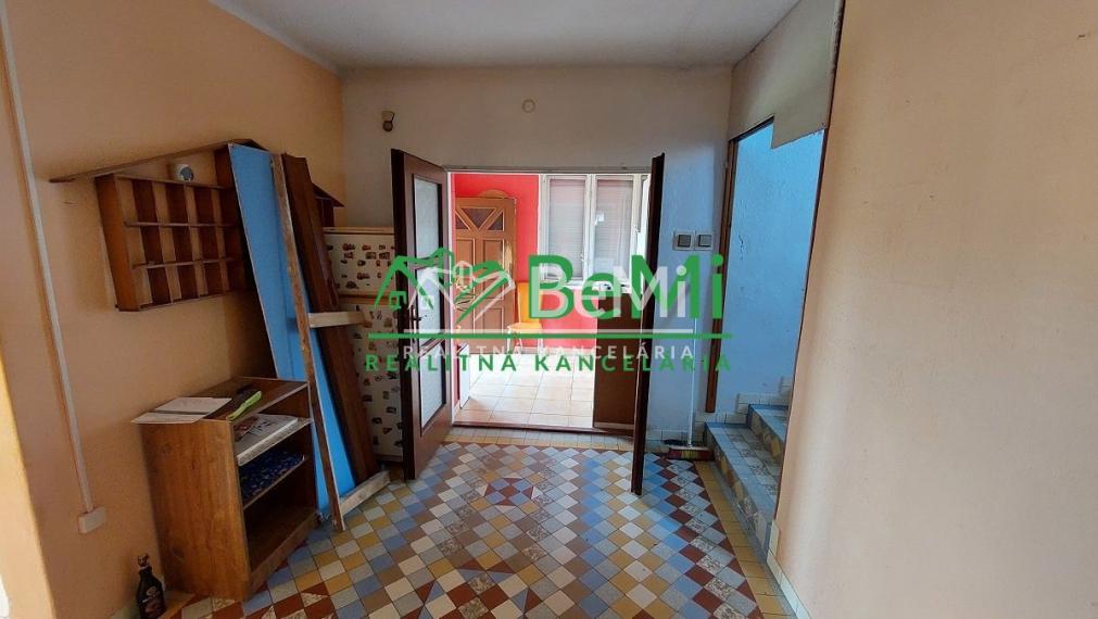 Na predaj - rodinný dom v obci Kovarce - ID 147-12-LUGUa